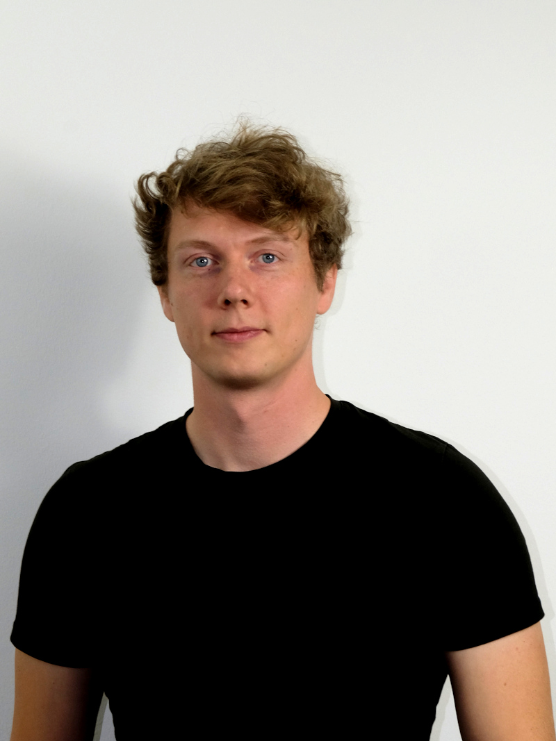 Portrait of Tom Schröder